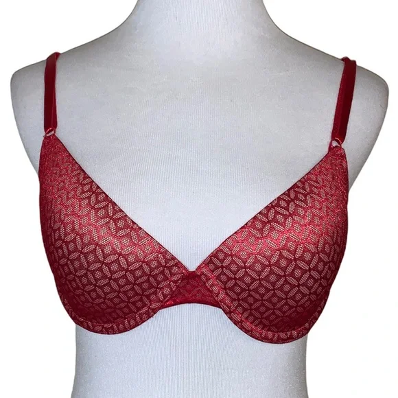 Red bra - Picture 2 of 5
